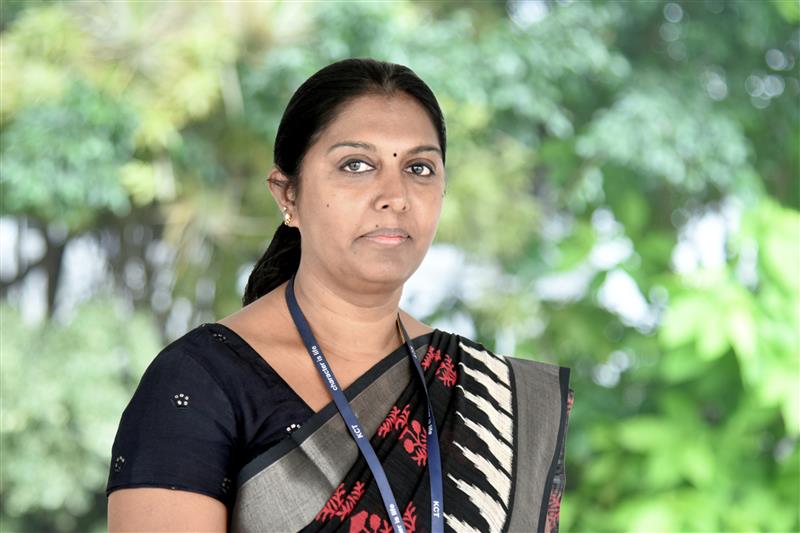 Ms Suganthi GM HR DSC copy